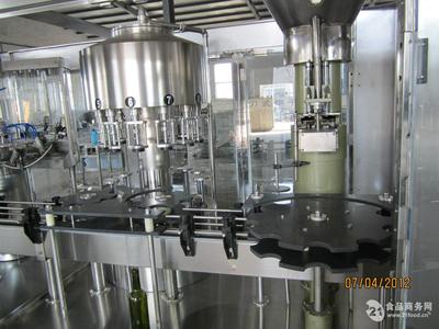 红酒三合一灌装机 高效、精准的葡萄酒三联体灌装解决方案